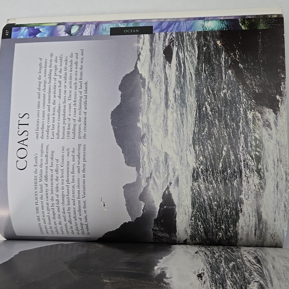 Smithsonian Earth Visual Guide - Picture 5 of 12